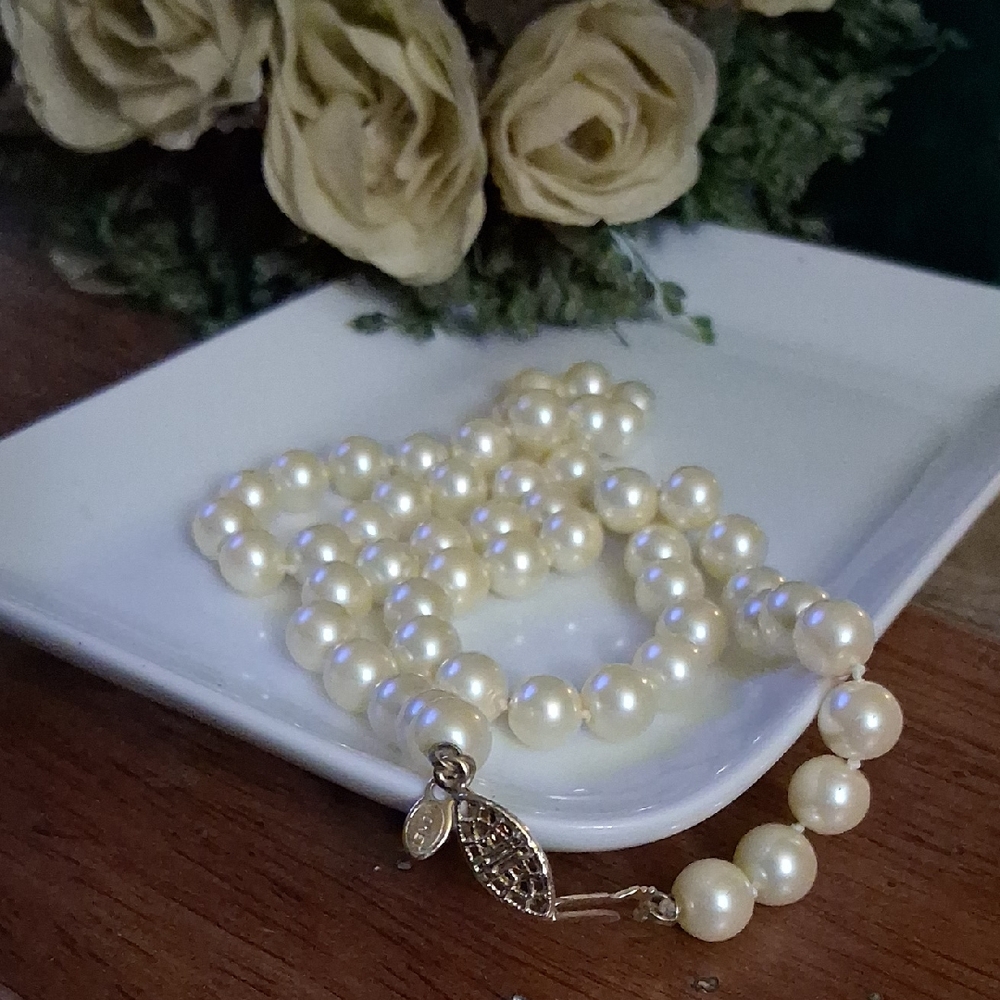 Vintage Signed Avon Hand Knotted Pearl Necklace Strand Gold Tone Clasp X15